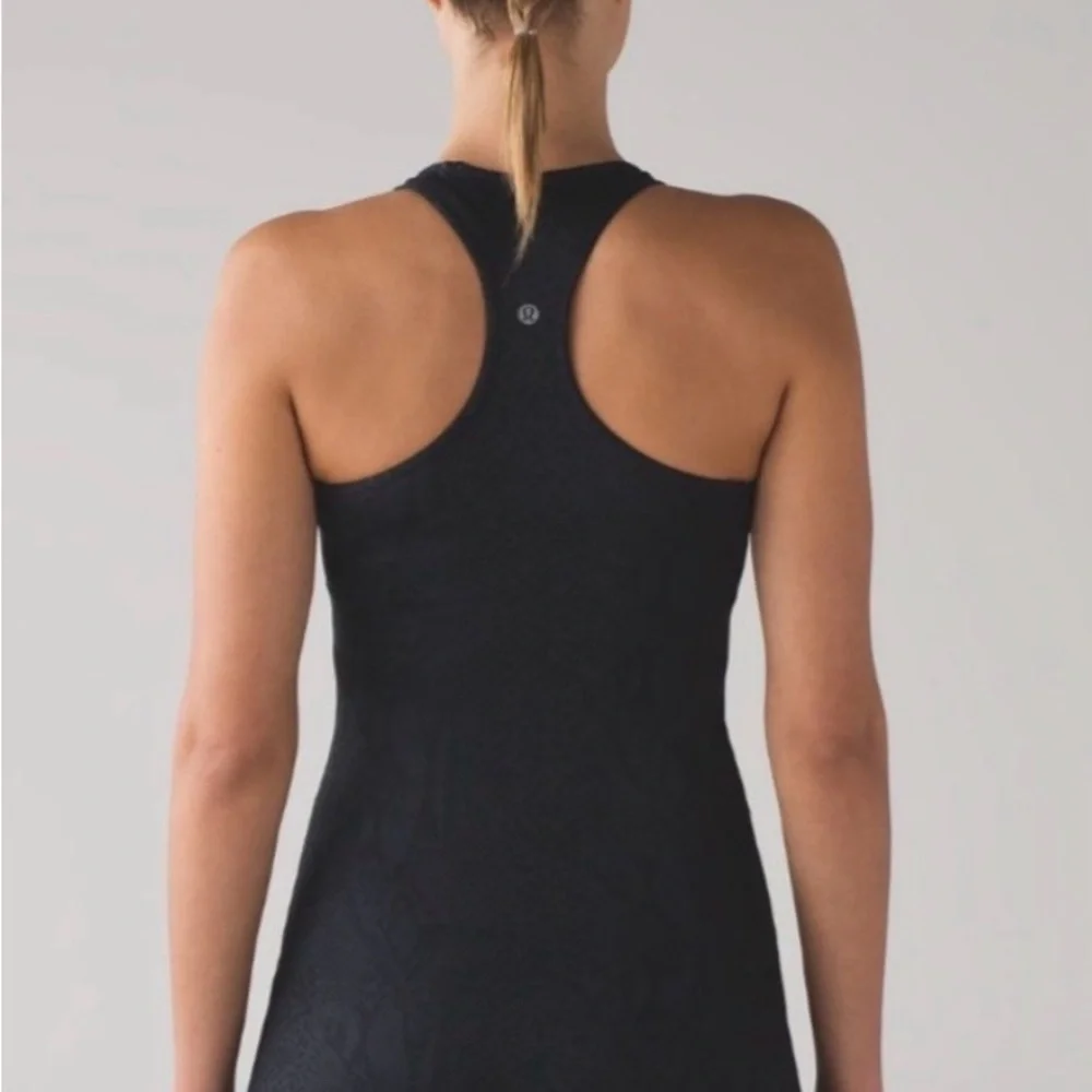 340. lululemon athletica Black Womens Snake-Texture Racerback Tank Size Medium